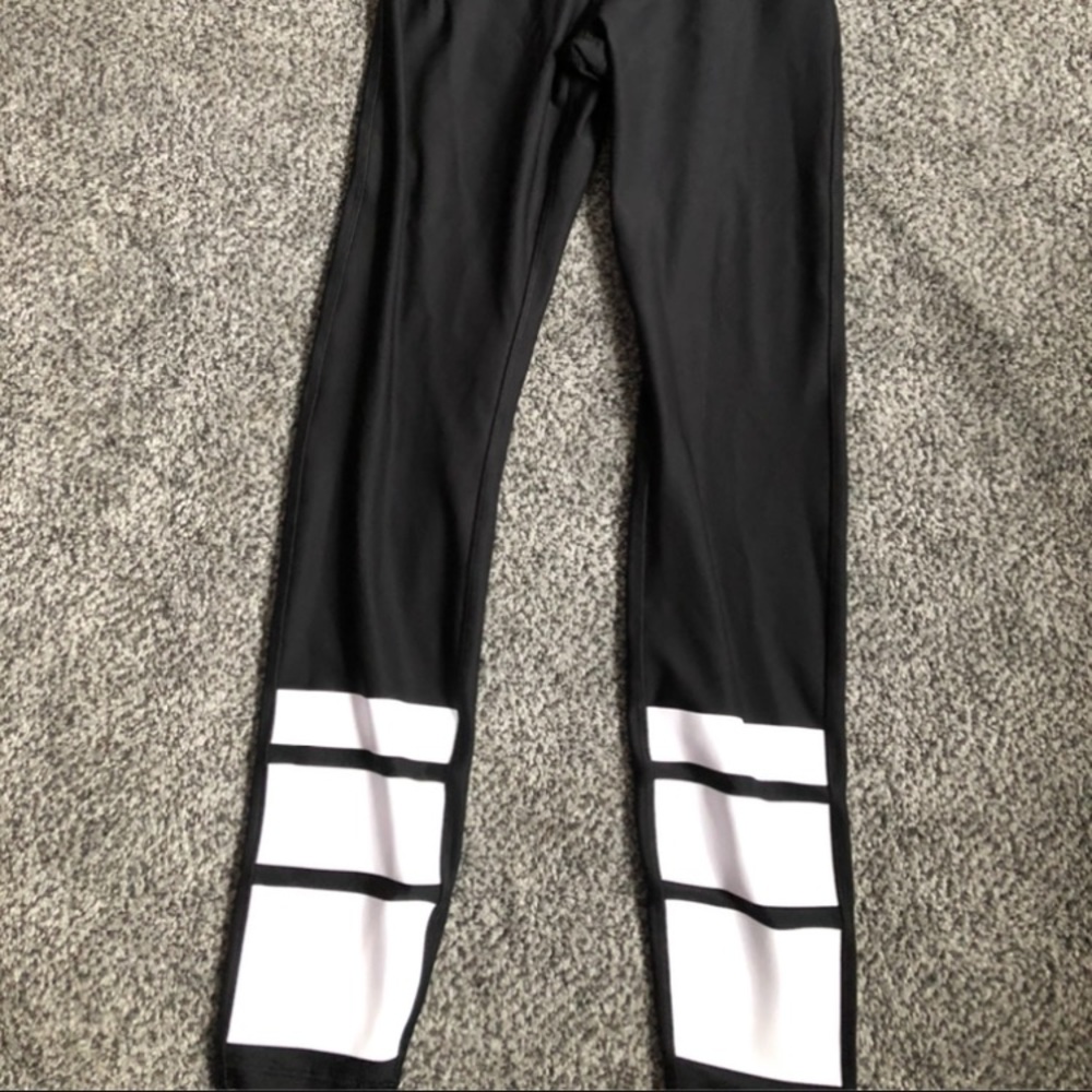Black workout leggings